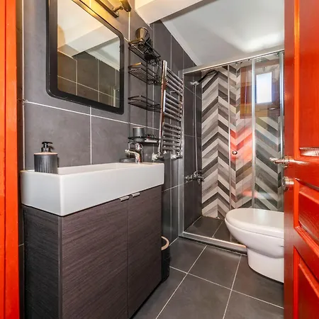 Golden Horn Hidden Haven Apartment