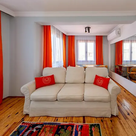 Golden Horn Hidden Haven *