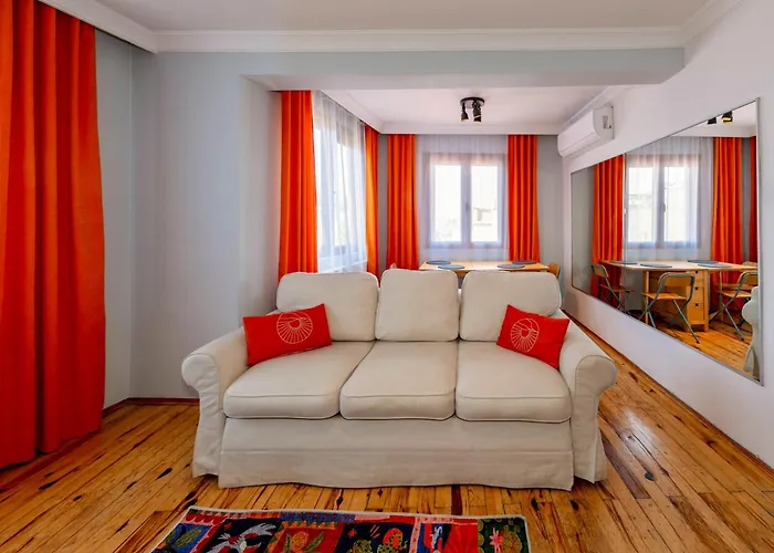 Golden Horn Hidden Haven *