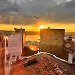 Golden Horn Hidden Haven Апартаменты *